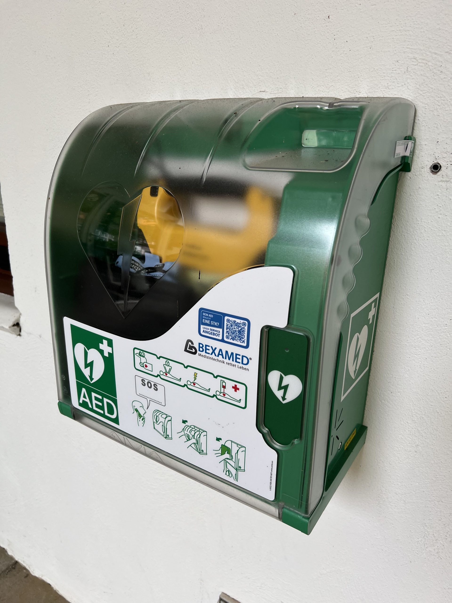 ein Defibrillator für Burg Neuhaus